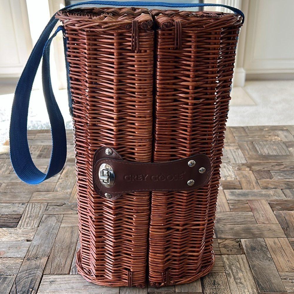 Wicker Bottle Carrying Case Grey Goose Vodka Picnic Brown Blue